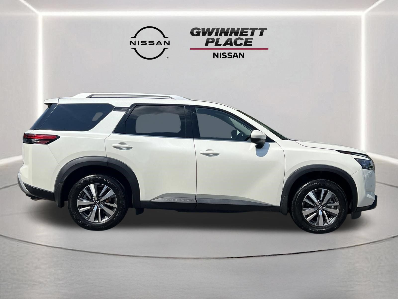 Used 2024 Nissan Pathfinder SL AWD/4WD image 28