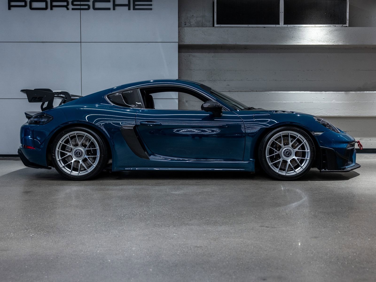 Used 2023 Porsche 718 Cayman GT4 RS RWD image 9