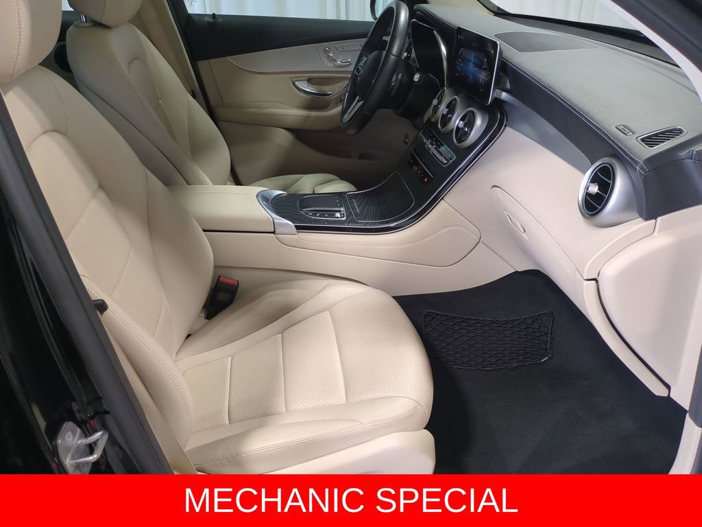 Used 2020 Mercedes-Benz GLC 300 w/ Parking Assistance Package image 20