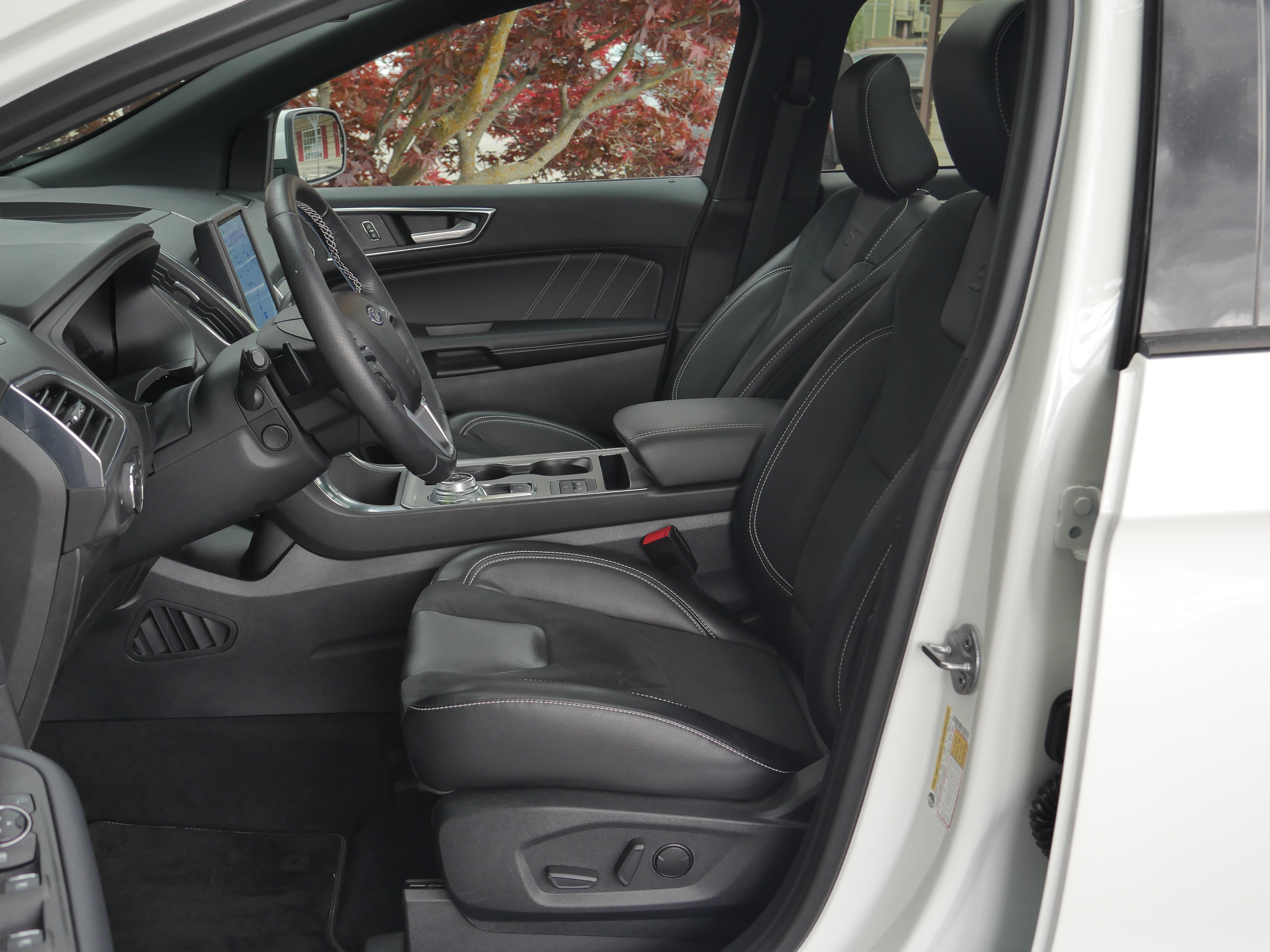 Certified 2022 Ford Edge ST w/ Equipment Group 401A AWD/4WD image 3