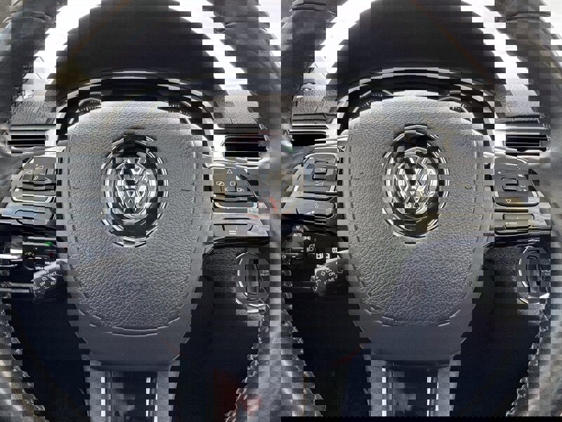 Used 2012 Volkswagen Touareg TDI image 20