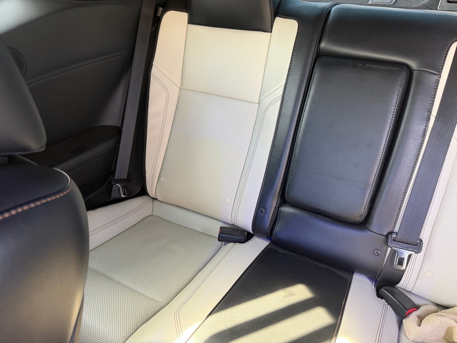 Used 2015 Dodge Challenger R/T Plus RWD image 13
