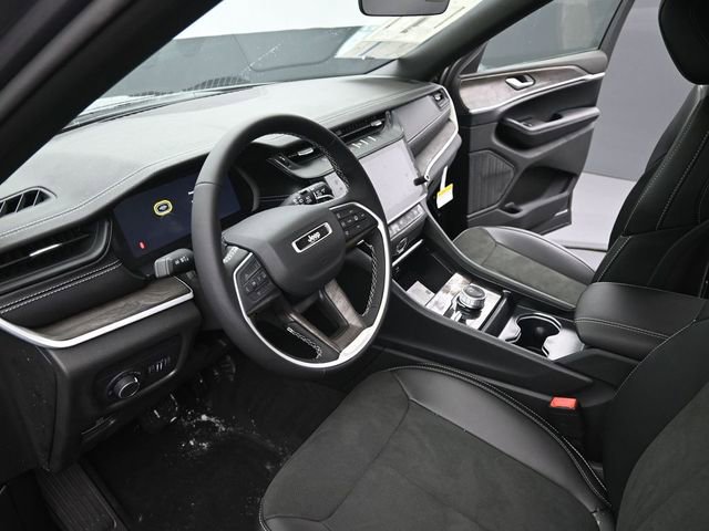 New 2026 Jeep Grand Cherokee L Laredo image 9