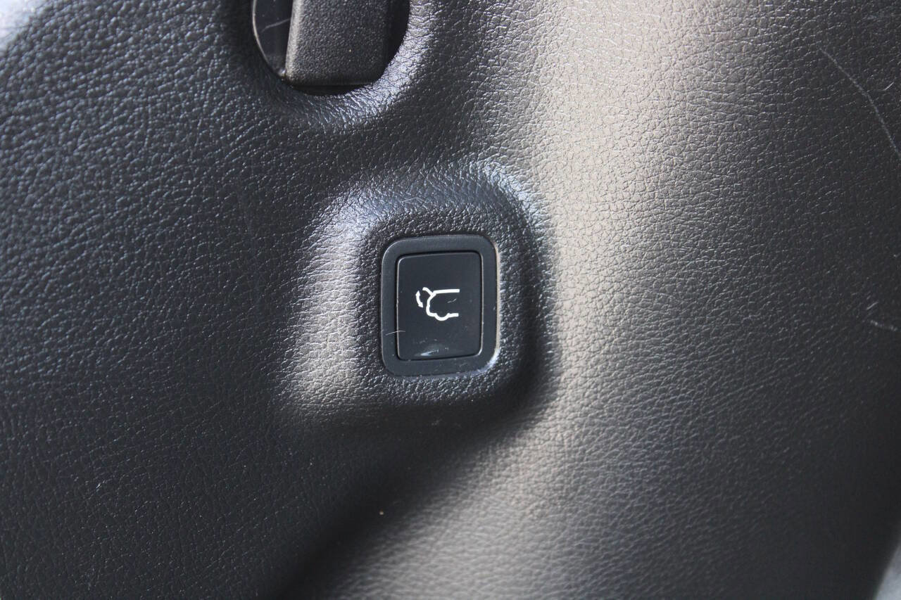 Used 2017 Jeep Compass Trailhawk w/ Navigation Group image 16