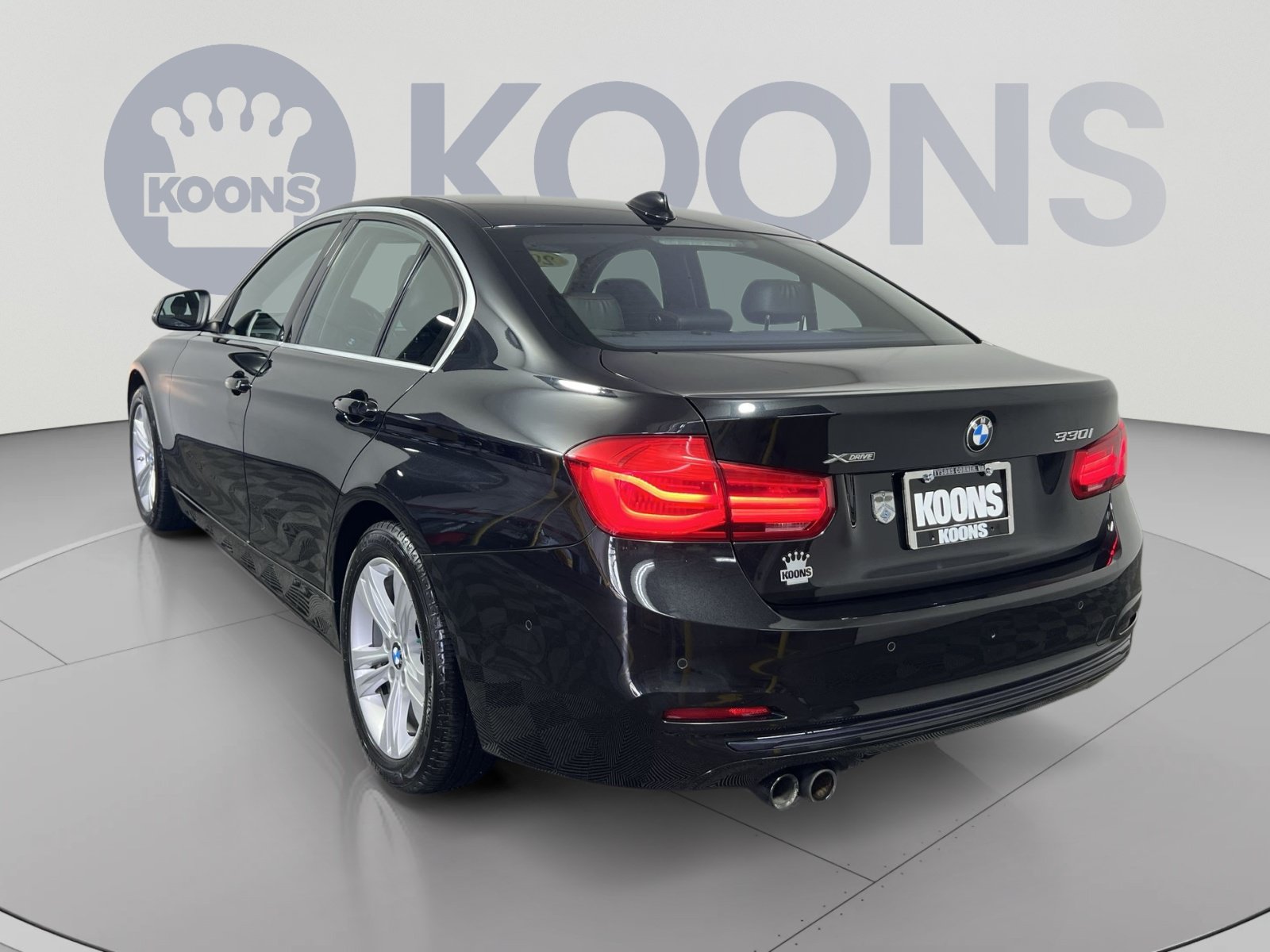 Used 2017 BMW 330i xDrive Sedan AWD/4WD image 4