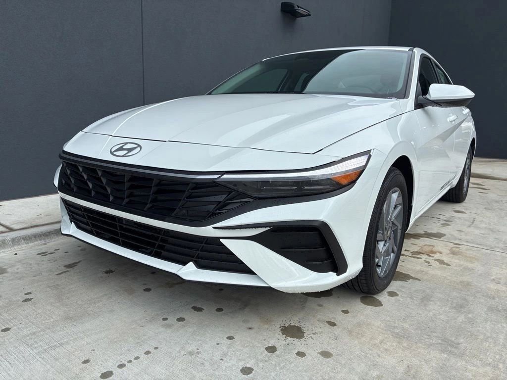Certified 2025 Hyundai Elantra Hybrid