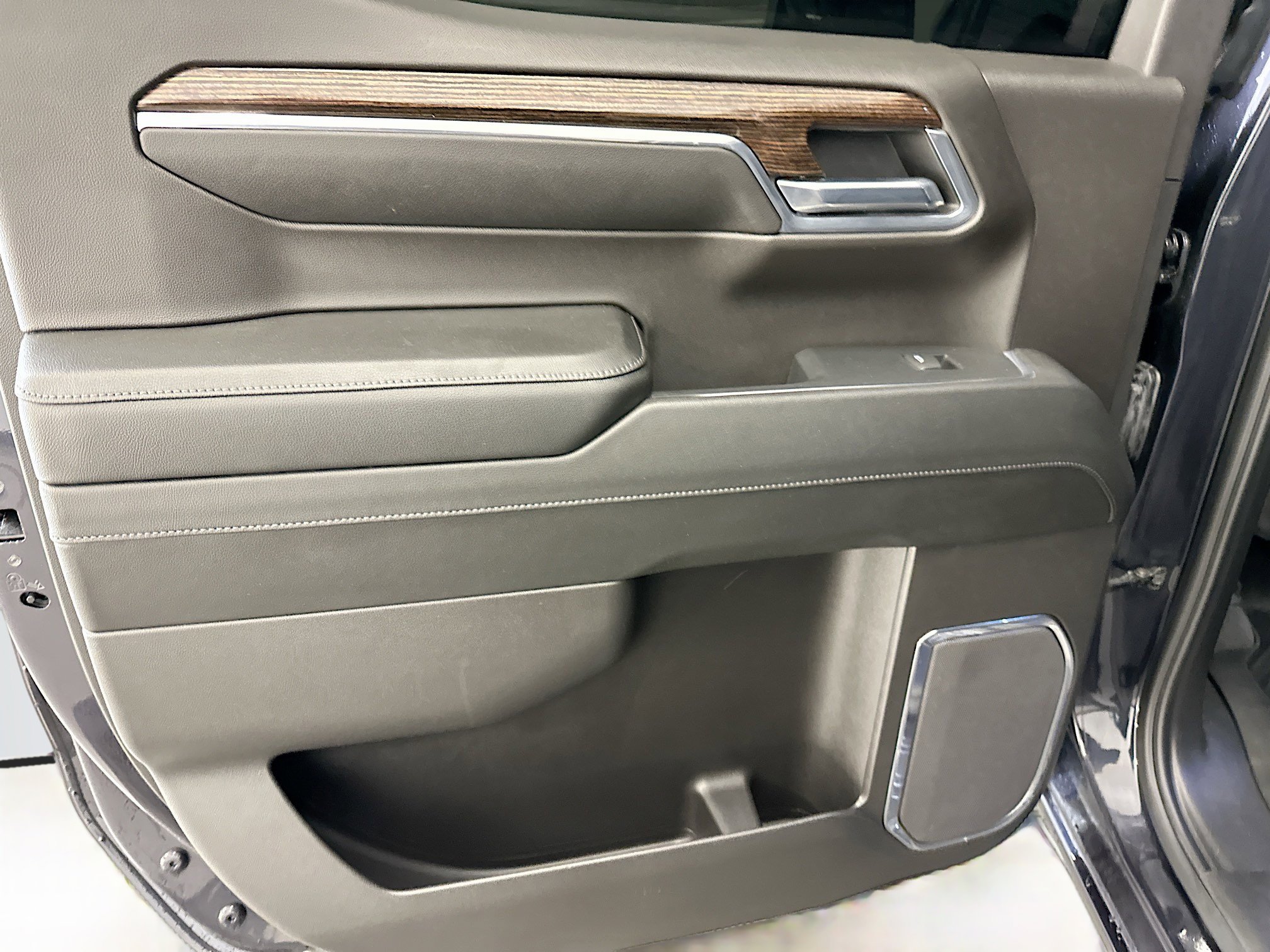 Used 2024 GMC Sierra 1500 Elevation image 27