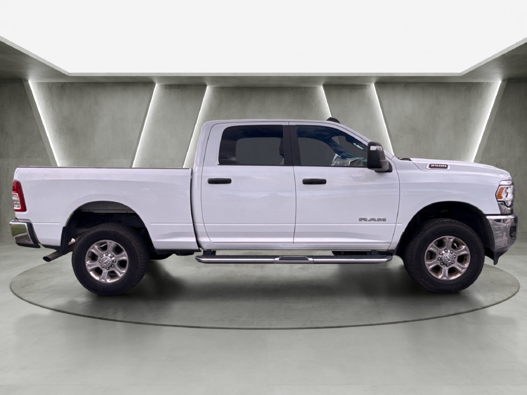 Used 2024 RAM 2500 Big Horn AWD/4WD image 2