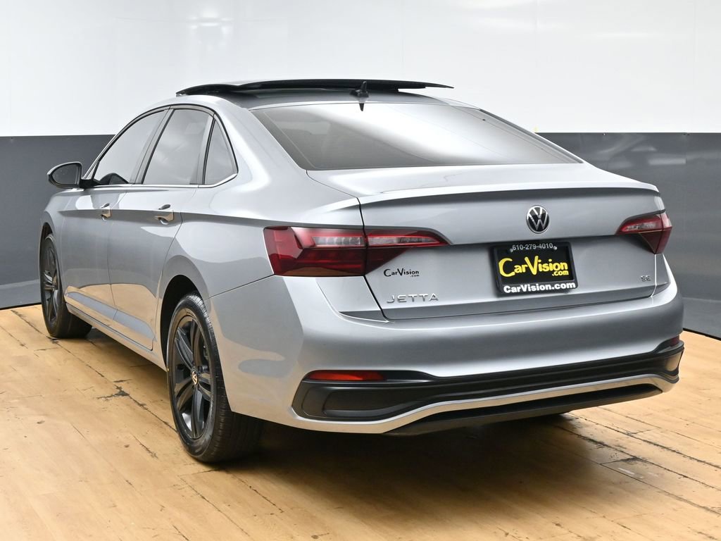 Used 2023 Volkswagen Jetta SE w/ Panoramic Sunroof Package image 7