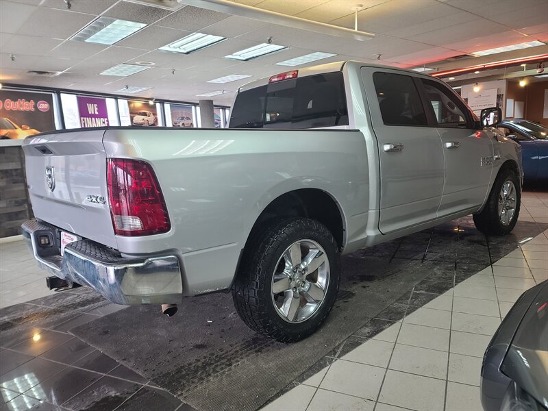 Used 2016 RAM 1500 Classic SLT w/ SLT Plus D←cor Group AWD/4WD image 5