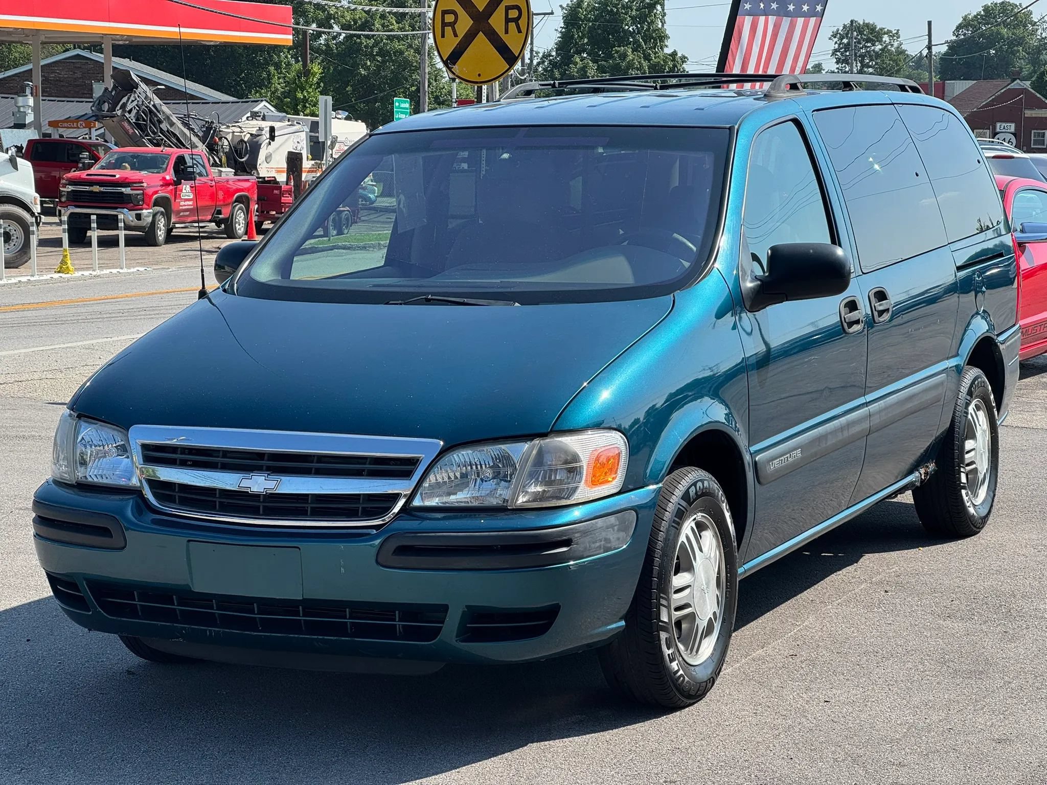 Used 2002 Chevrolet Venture LS FWD image 2
