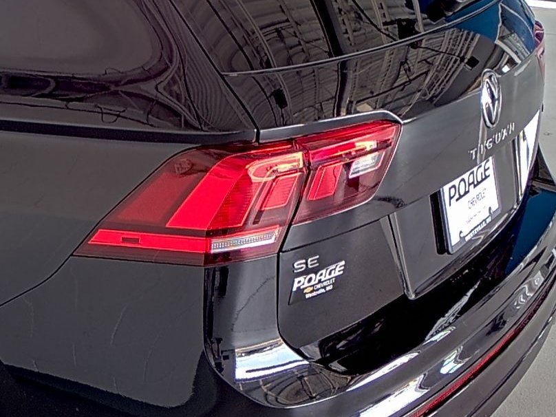 Used 2022 Volkswagen Tiguan SE R-Line image 10