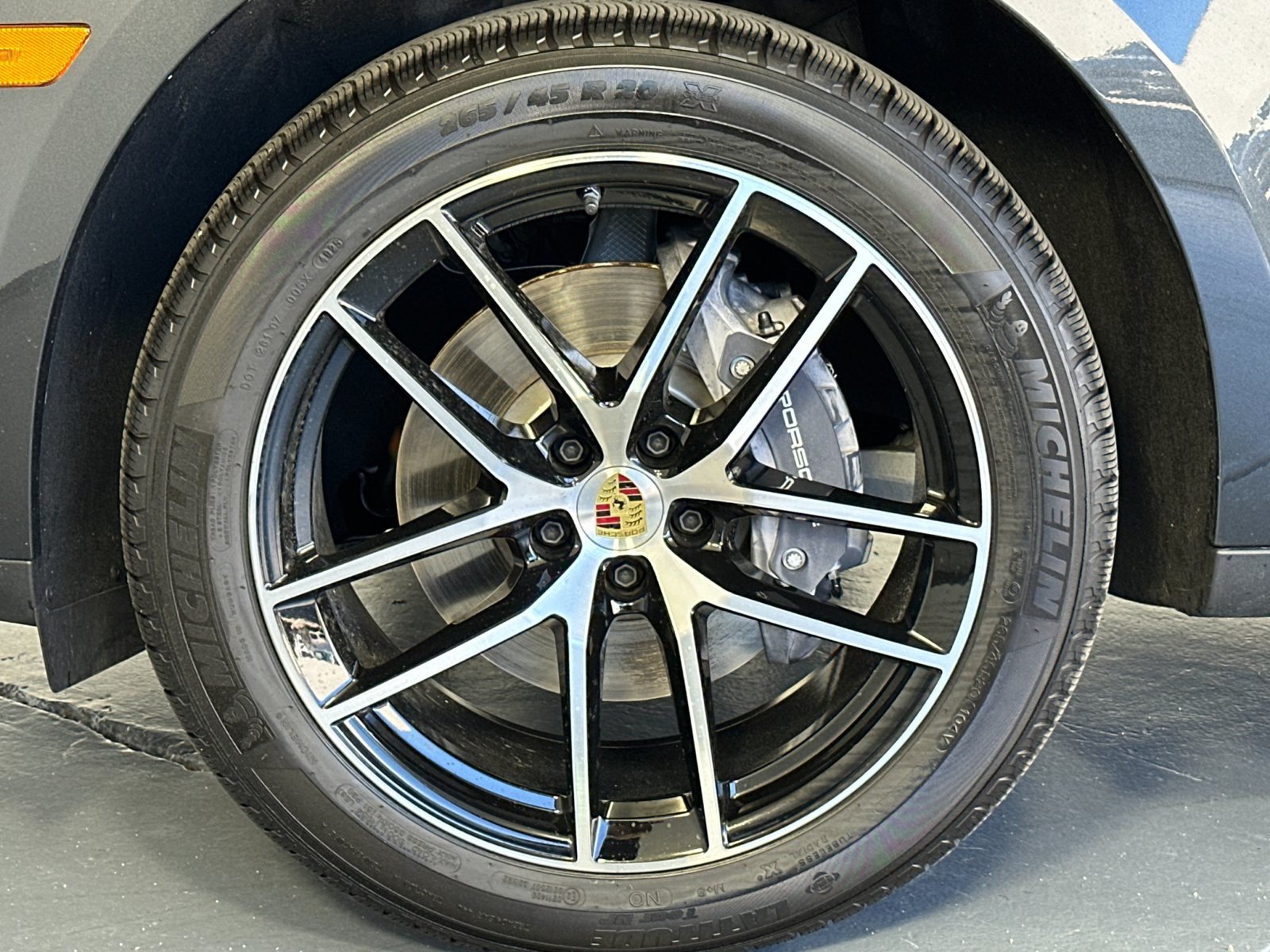 Certified 2026 Porsche Macan AWD/4WD image 32