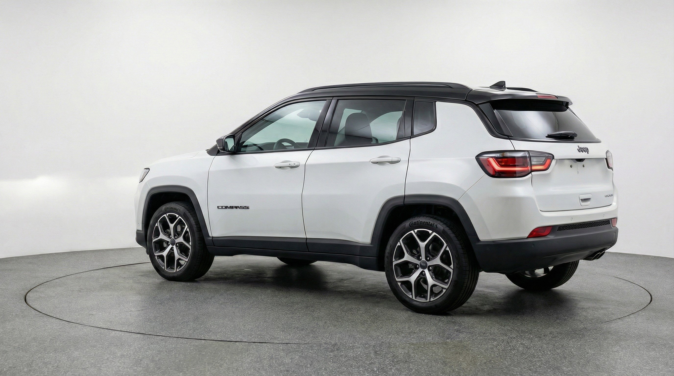 Used 2025 Jeep Compass Limited AWD/4WD image 6