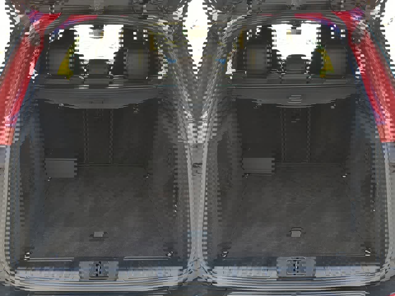 Used 2025 Land Rover Range Rover Sport SE image 37