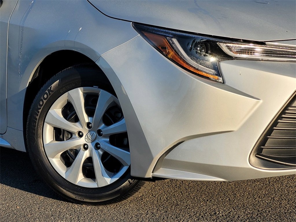 Used 2025 Toyota Corolla LE image 4