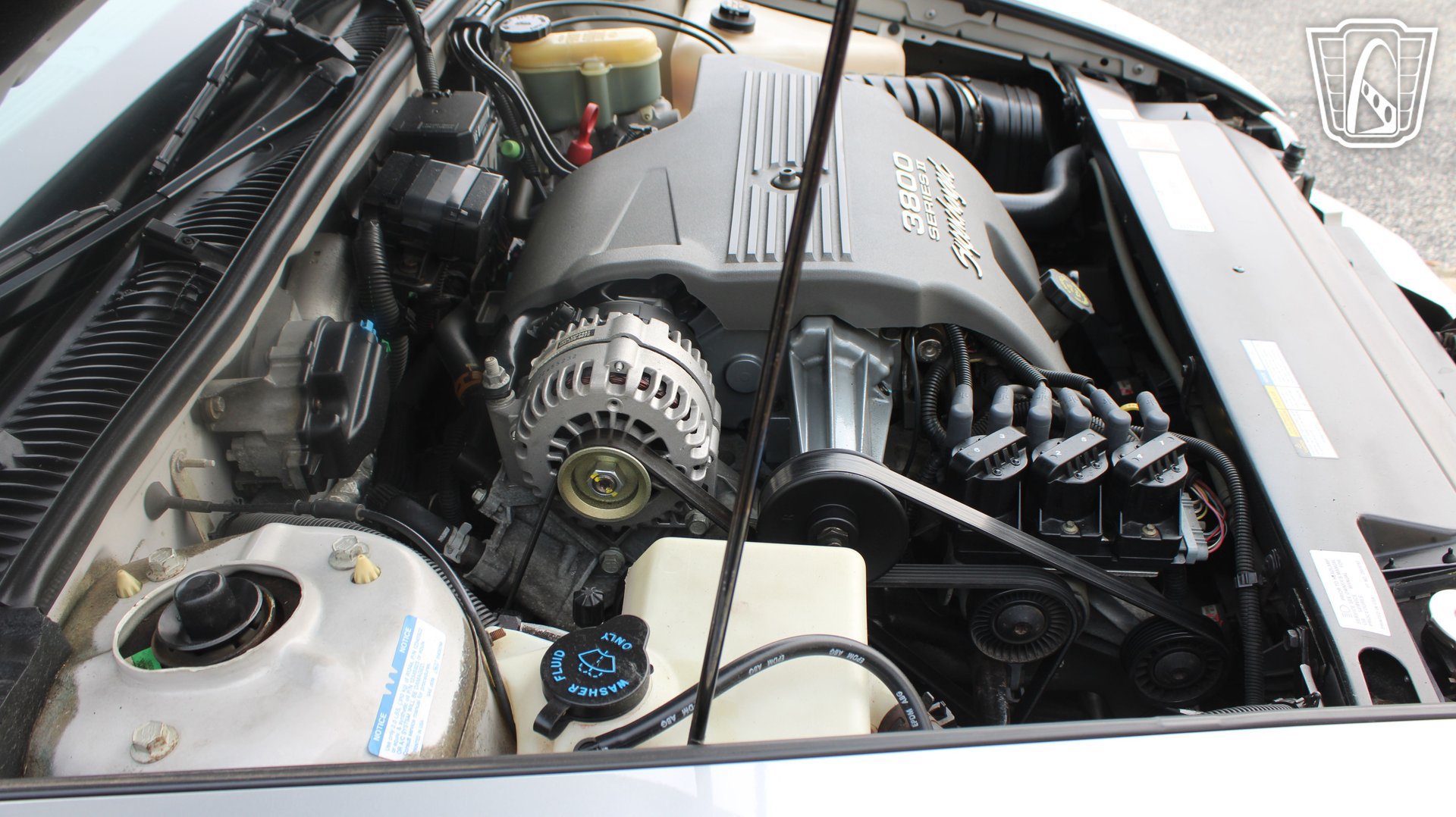 Used 1999 Buick Riviera Supercharged Coupe FWD image 10