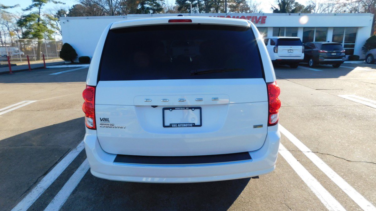 Used 2019 Dodge Grand Caravan SE w/ UConnect Hands-Free Group image 3