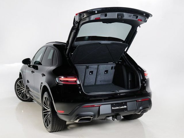 Certified 2026 Porsche Macan AWD/4WD image 31