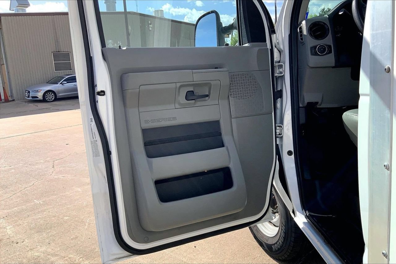 Used 2022 Ford E-350 and Econoline 350 Super Duty RWD image 21