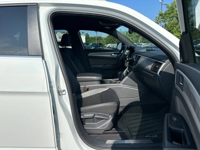 Used 2023 Volkswagen Atlas Cross Sport SE FWD image 15