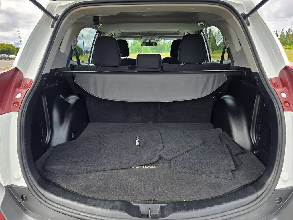 Used 2015 Toyota RAV4 XLE FWD image 17