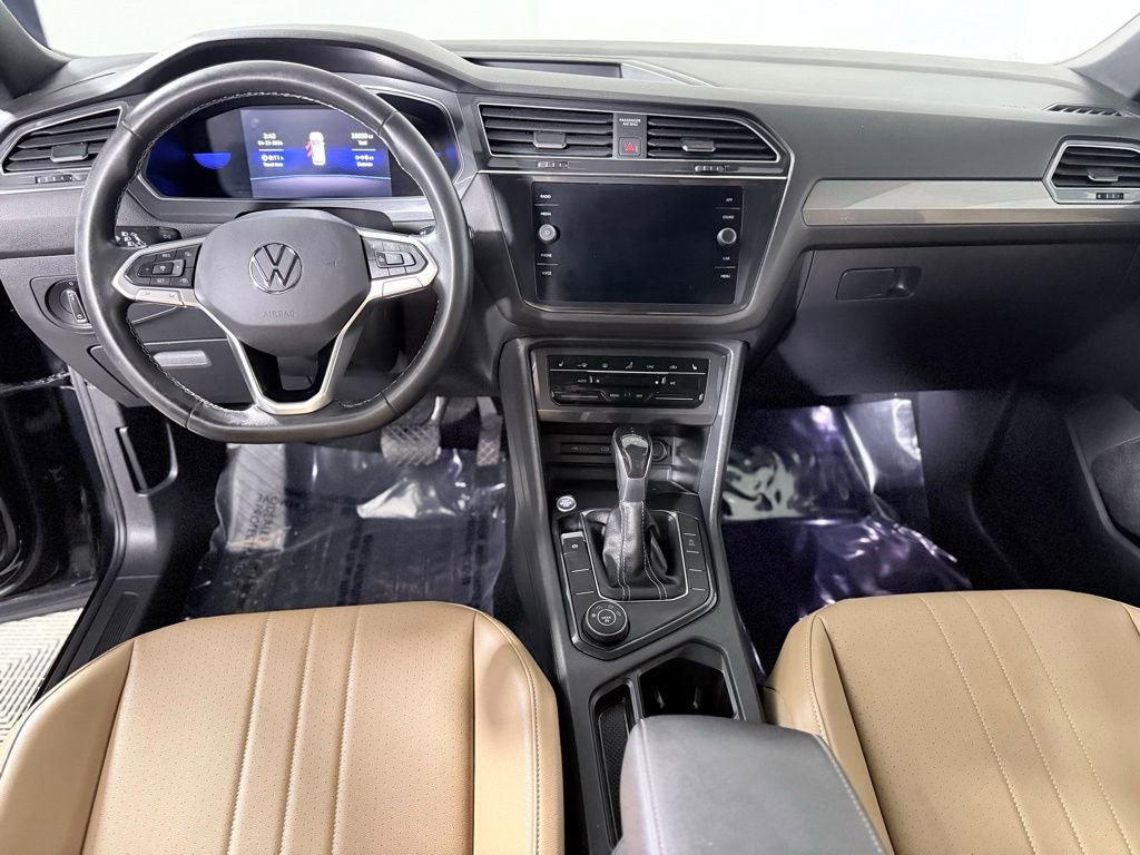 Used 2022 Volkswagen Tiguan SE image 11