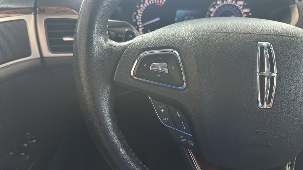 Used 2013 Lincoln MKZ FWD image 24