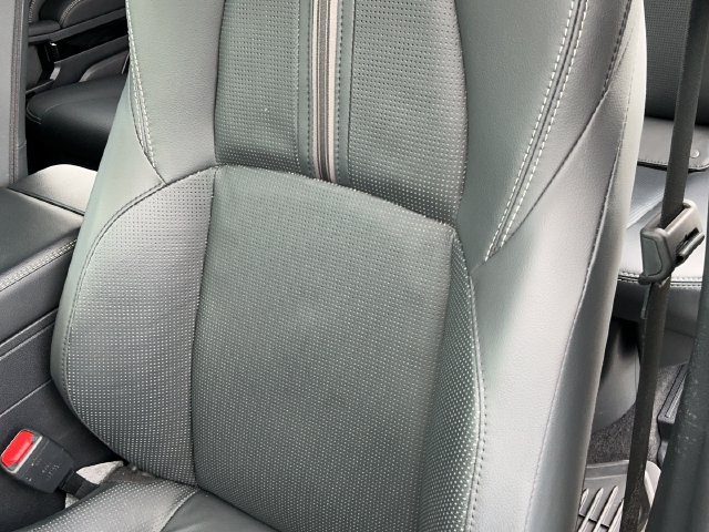 Used 2025 Toyota 4Runner Limited AWD/4WD image 15