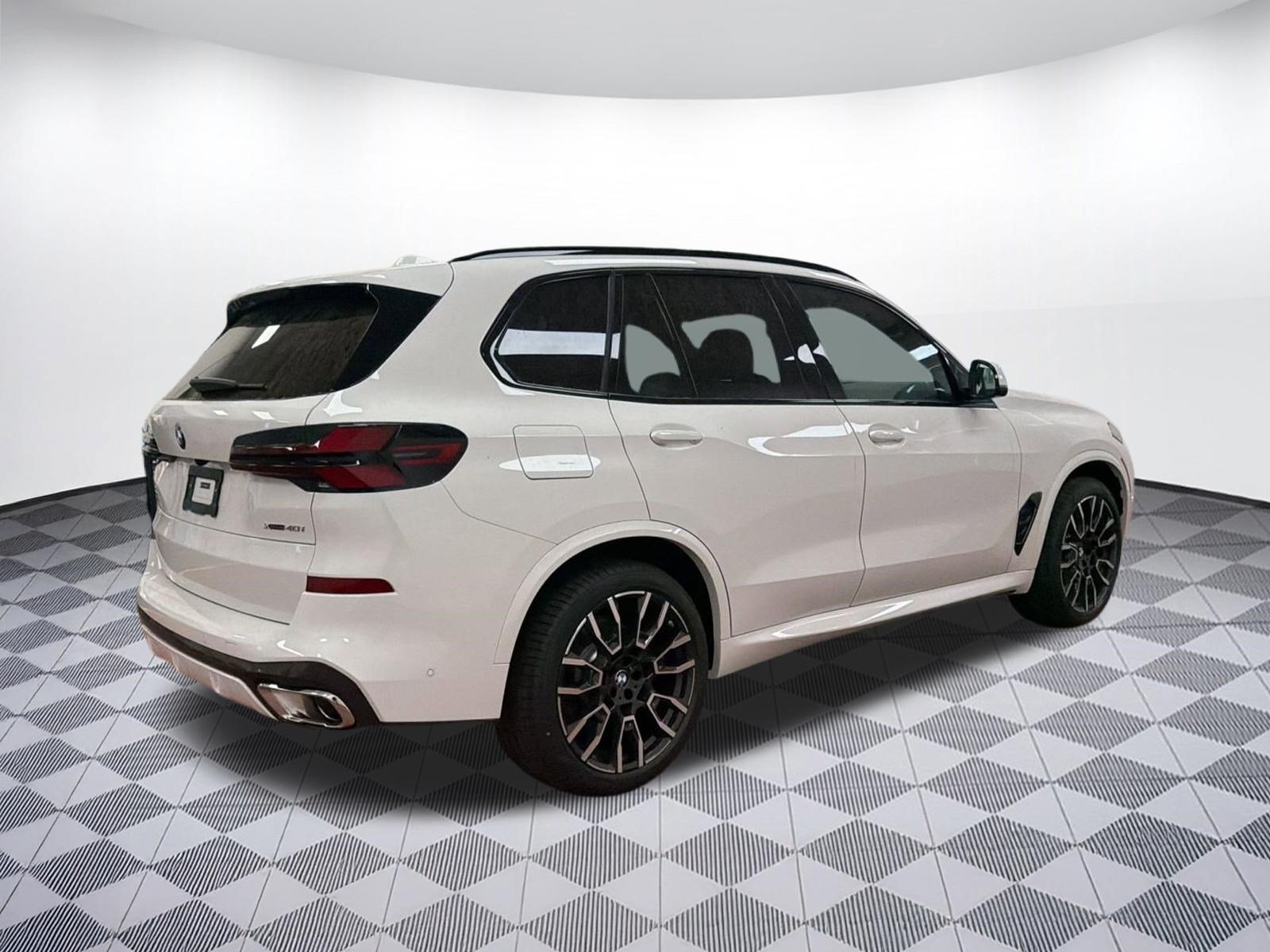 Used 2026 BMW X5 xDrive40i w/ M Sport Package AWD/4WD image 18