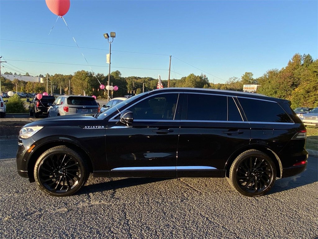 Used 2022 Lincoln Aviator Reserve w/ Equipment Group 201A image 2