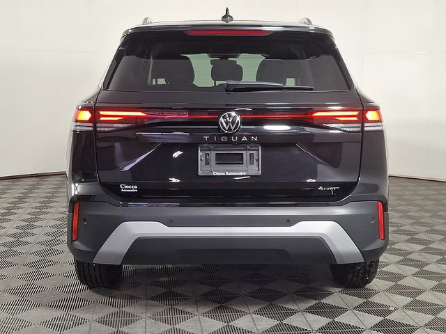 Used 2025 Volkswagen Tiguan S AWD/4WD image 8
