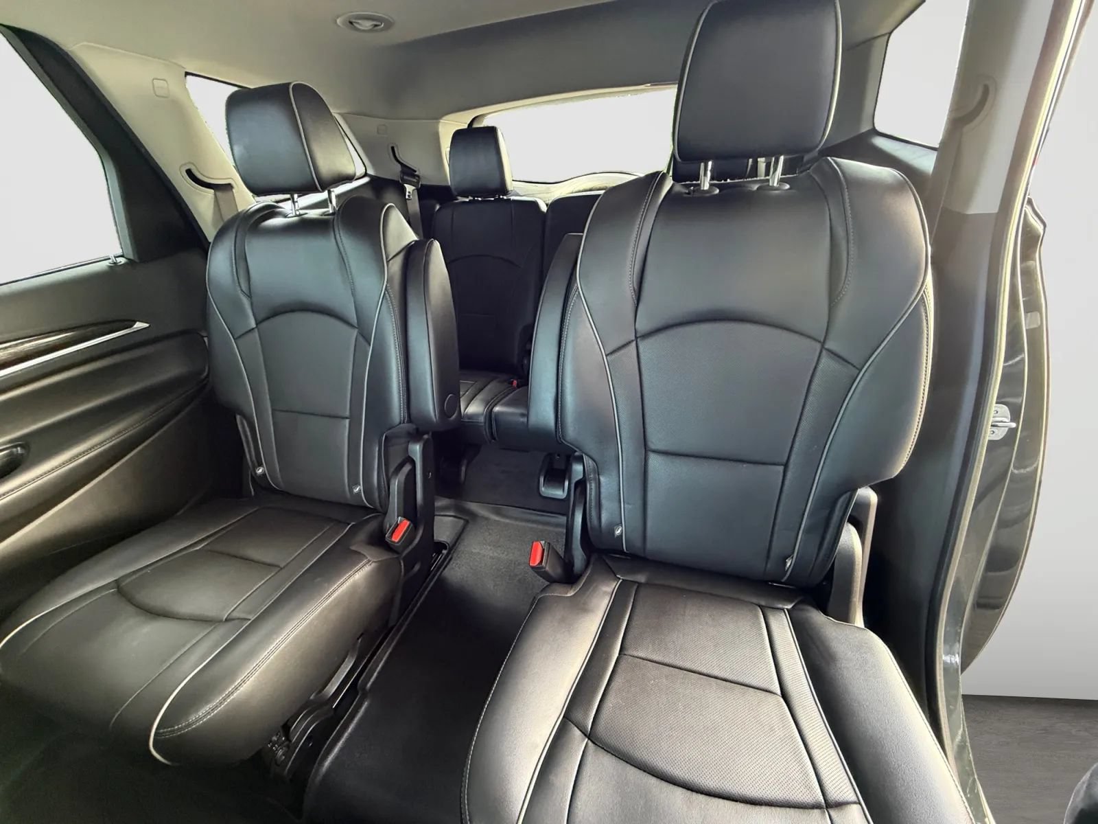 Used 2019 Buick Enclave Avenir w/ Avenir Technology Package AWD/4WD image 15