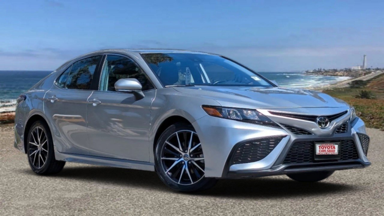 Used 2023 Toyota Camry SE