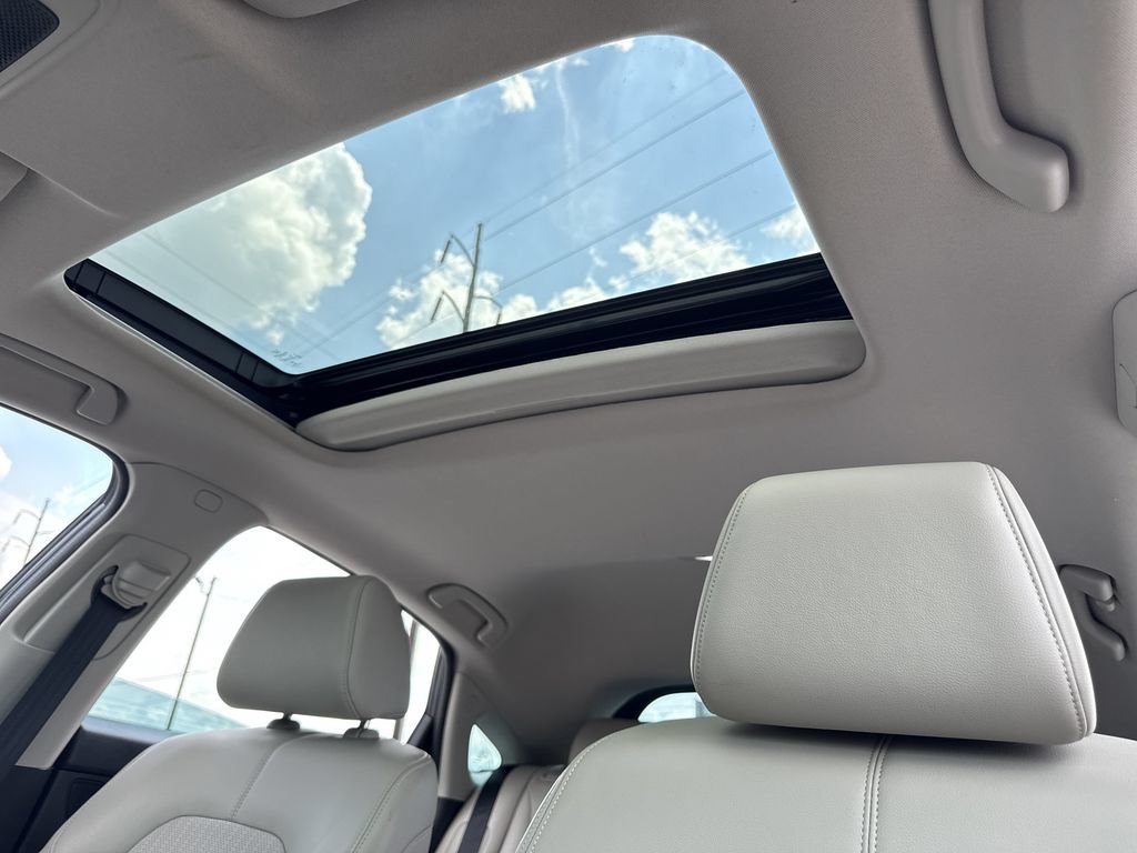 Used 2022 Honda Civic EX-L image 4