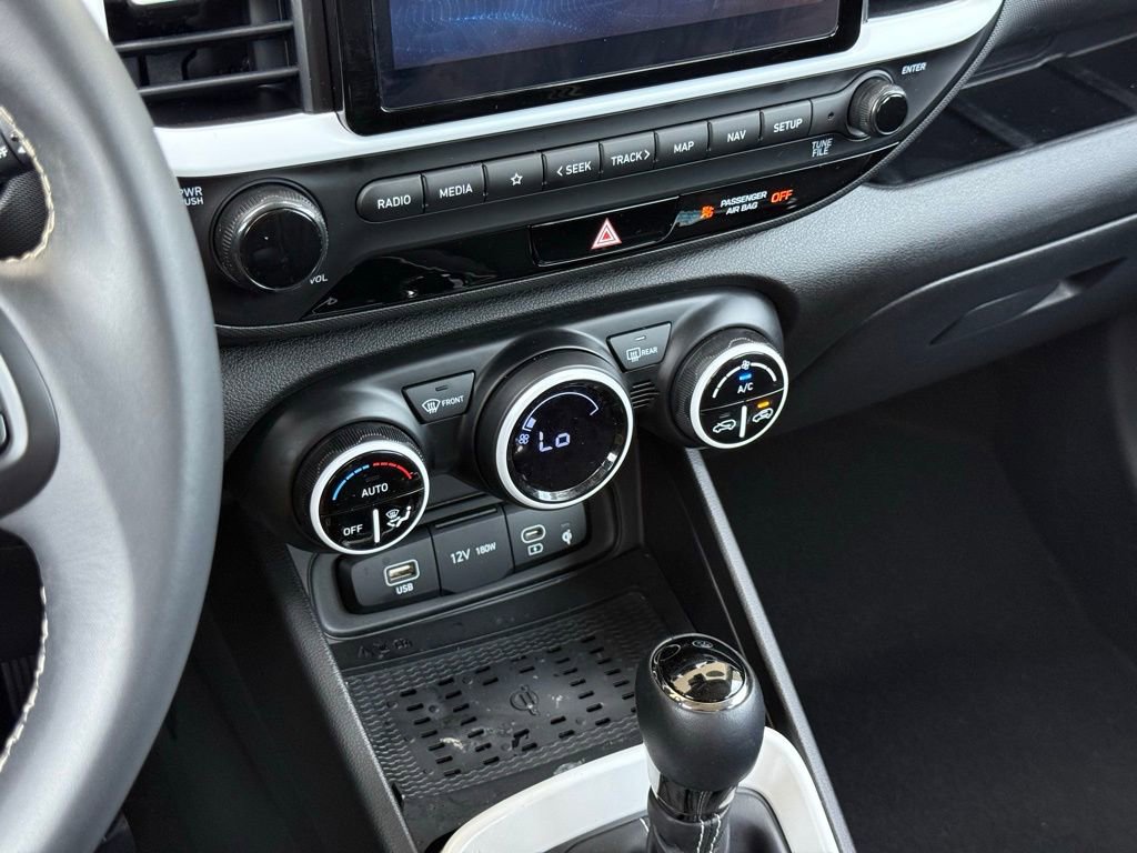 Used 2024 Hyundai Venue Limited FWD image 36