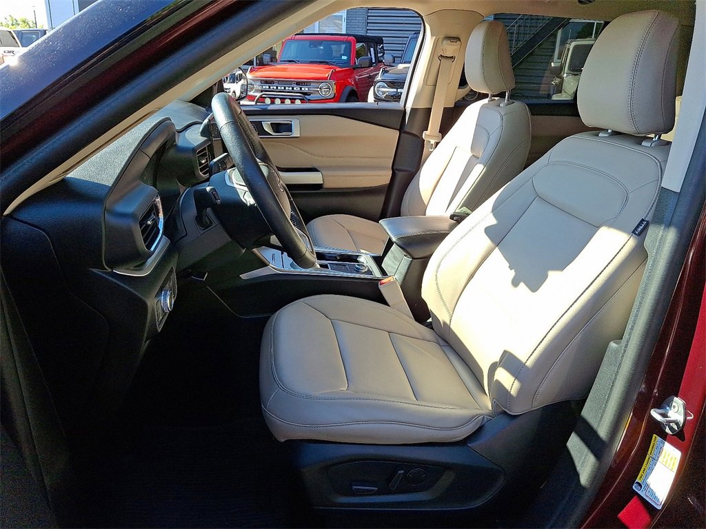 Certified 2022 Ford Explorer XLT w/ Equipment Group 202A image 14