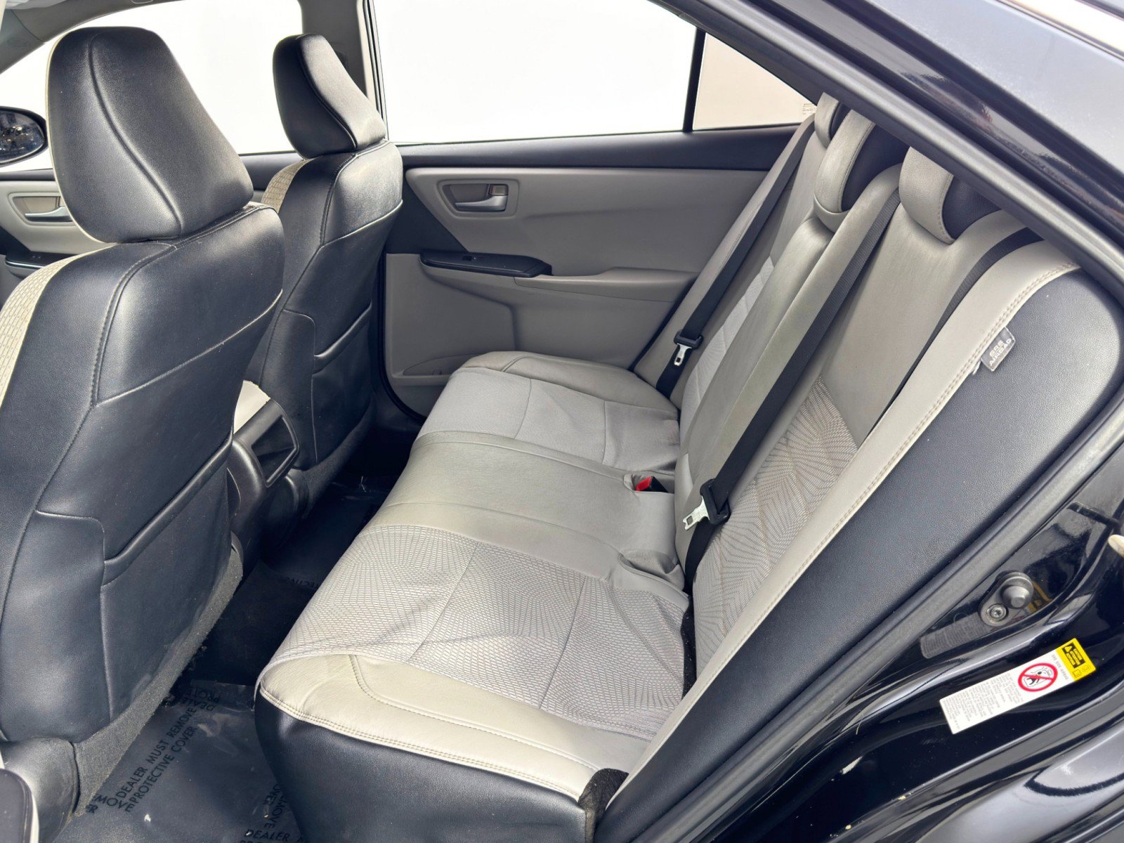 Used 2016 Toyota Camry SE image 31