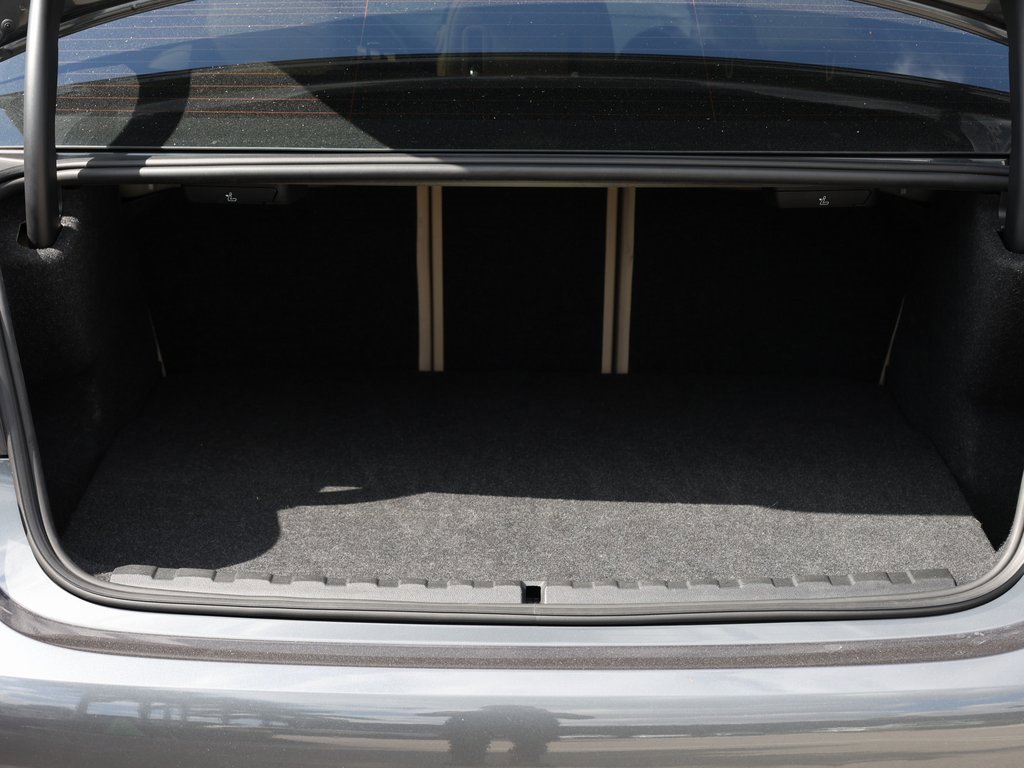 Used 2021 BMW 330i Sedan w/ Convenience Package image 8