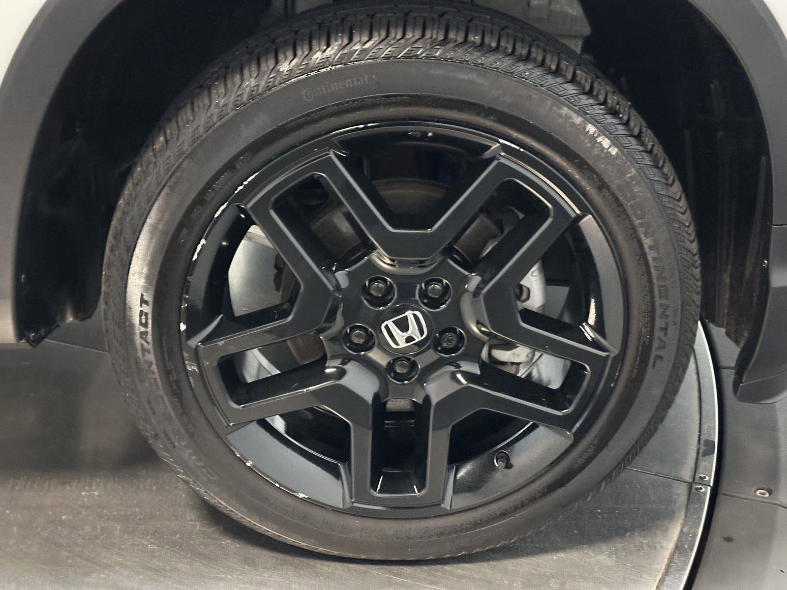 Certified 2024 Honda Passport Black Edition image 17