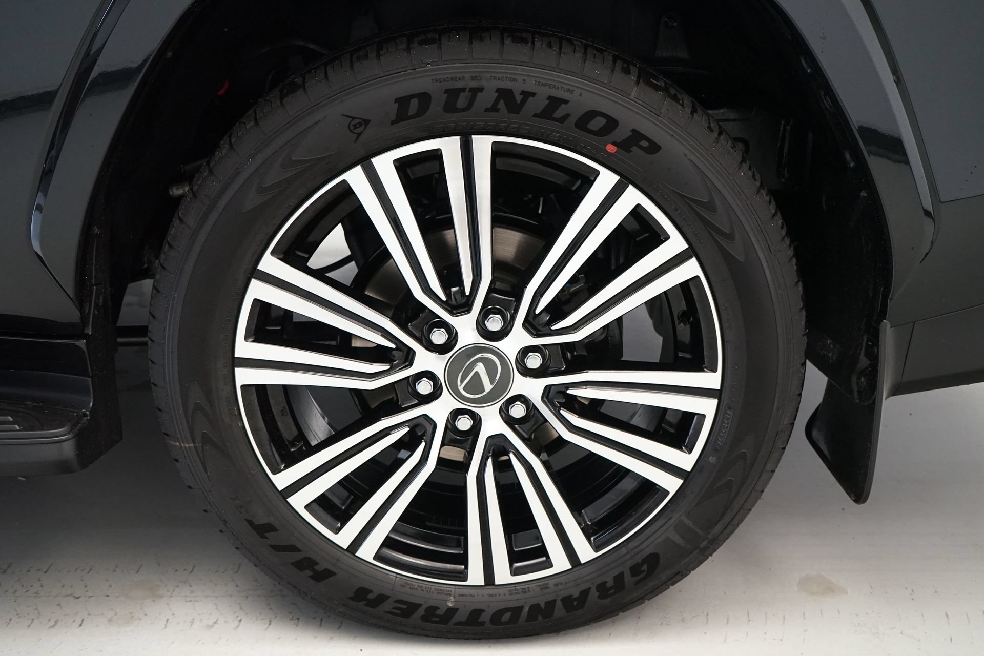 Used 2026 Lexus LX 600 4WD w/ Luxury Package image 37