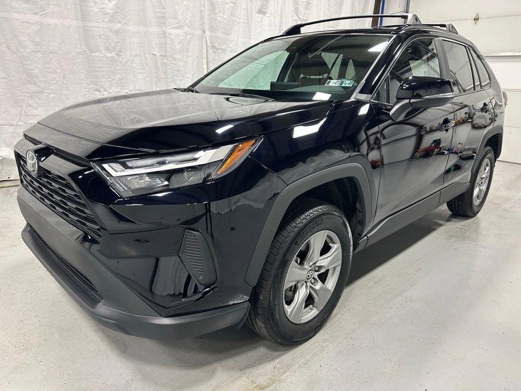 Used 2025 Toyota RAV4 XLE image 3