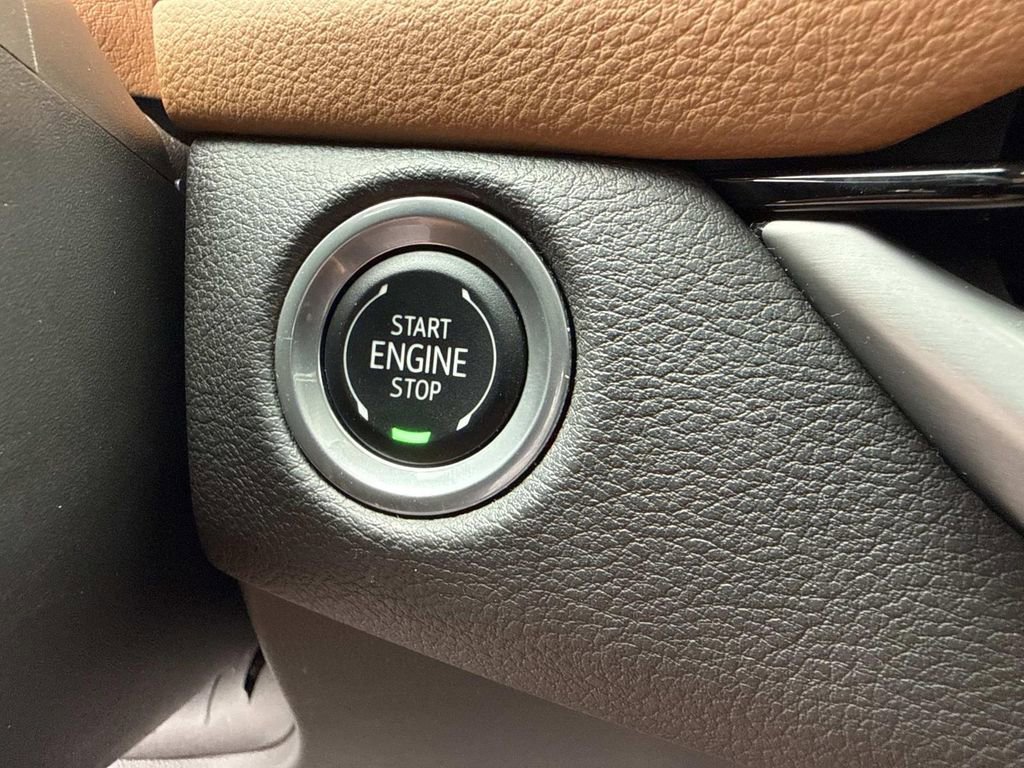 Certified 2024 Cadillac XT4 Sport image 28