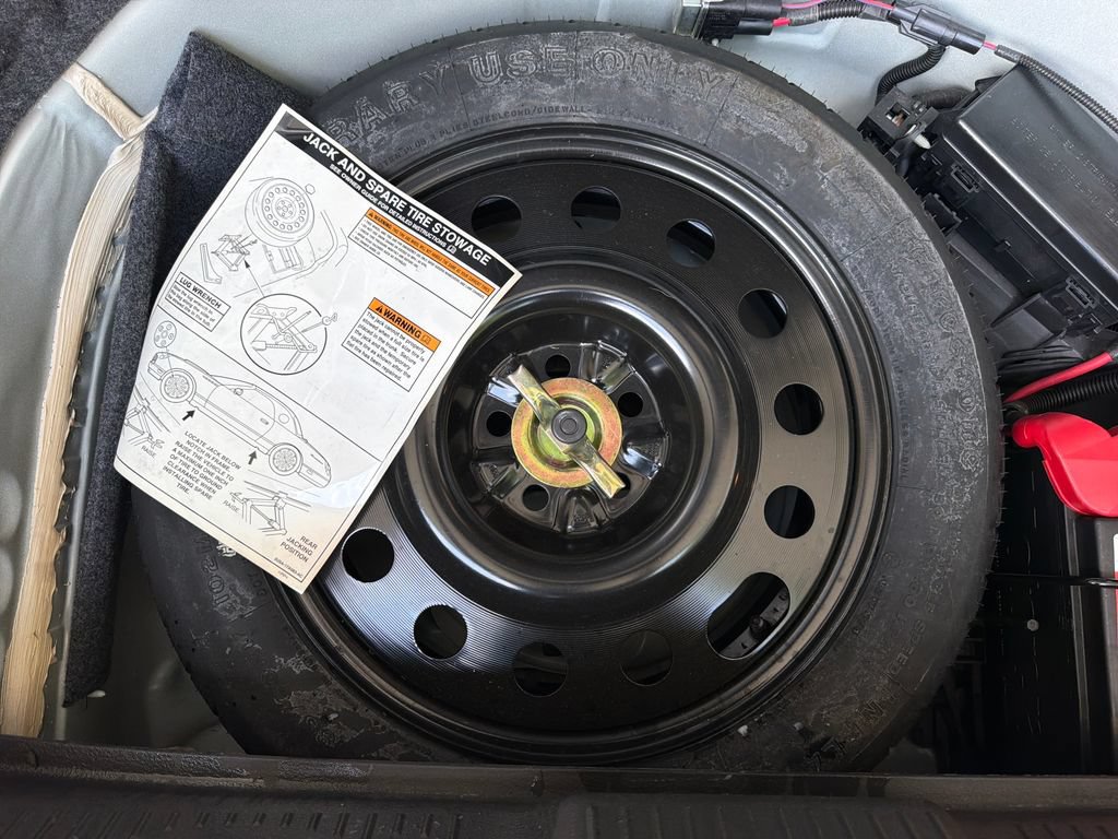 Used 2002 Ford Thunderbird RWD image 25