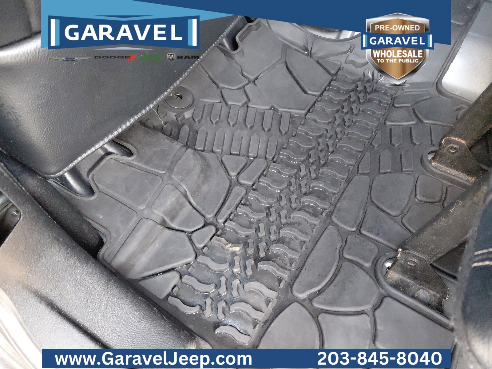 Used 2017 Jeep Wrangler Unlimited Rubicon w/ Cold Weather Group image 16