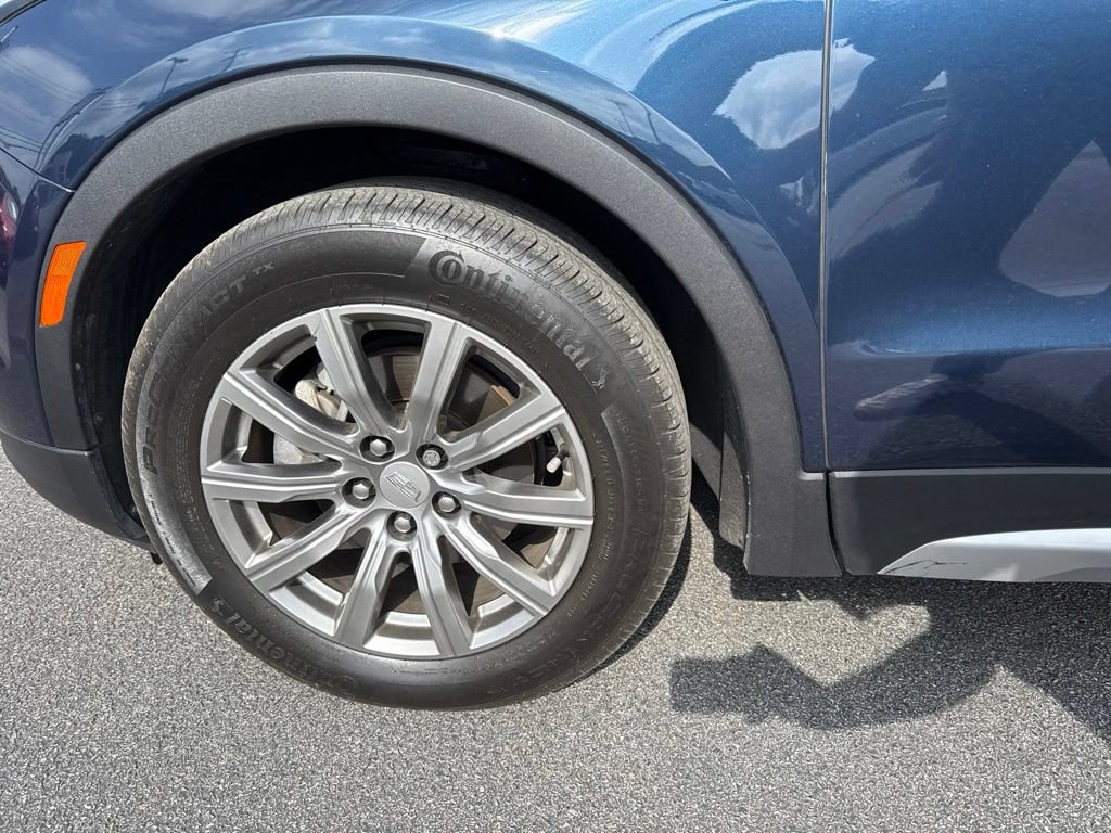 Used 2019 Cadillac XT4 Premium Luxury w/ Cold Weather Package AWD/4WD image 6