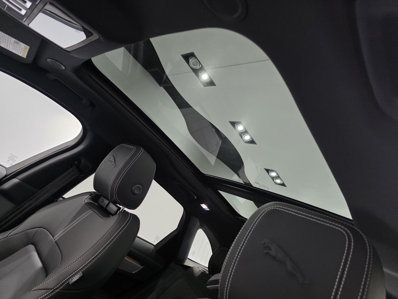 New 2026 Jaguar F-PACE R-Dynamic S AWD/4WD image 9