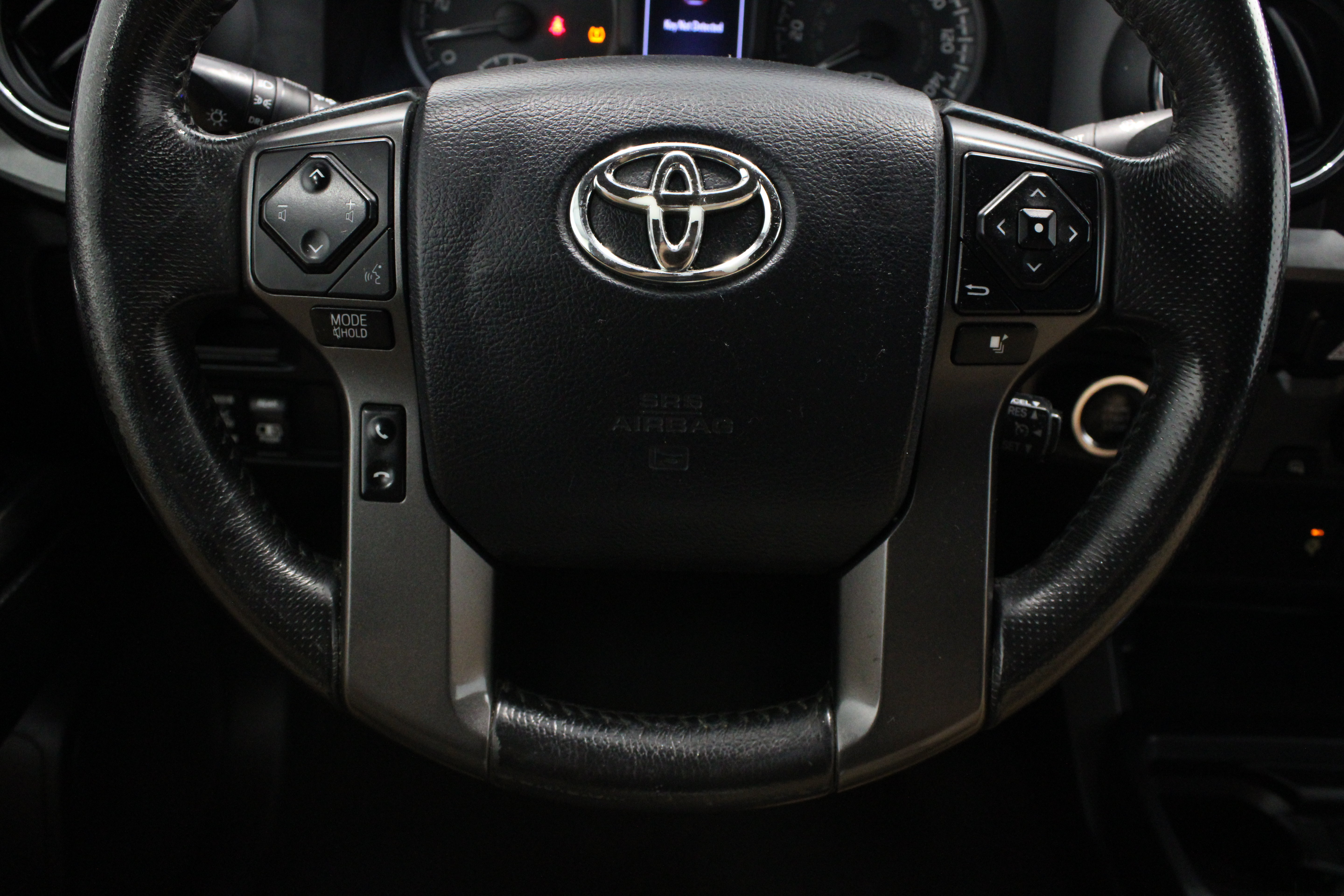 Used 2017 Toyota Tacoma TRD Sport w/ Tow Package RWD image 24