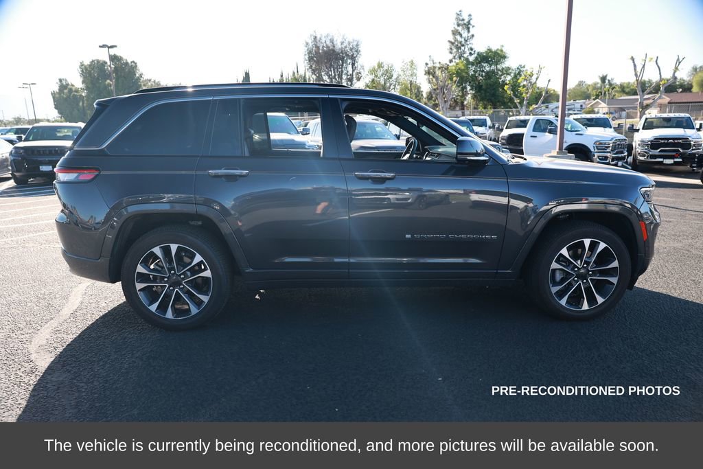 Used 2023 Jeep Grand Cherokee Overland w/ Advanced Protech Group III image 7