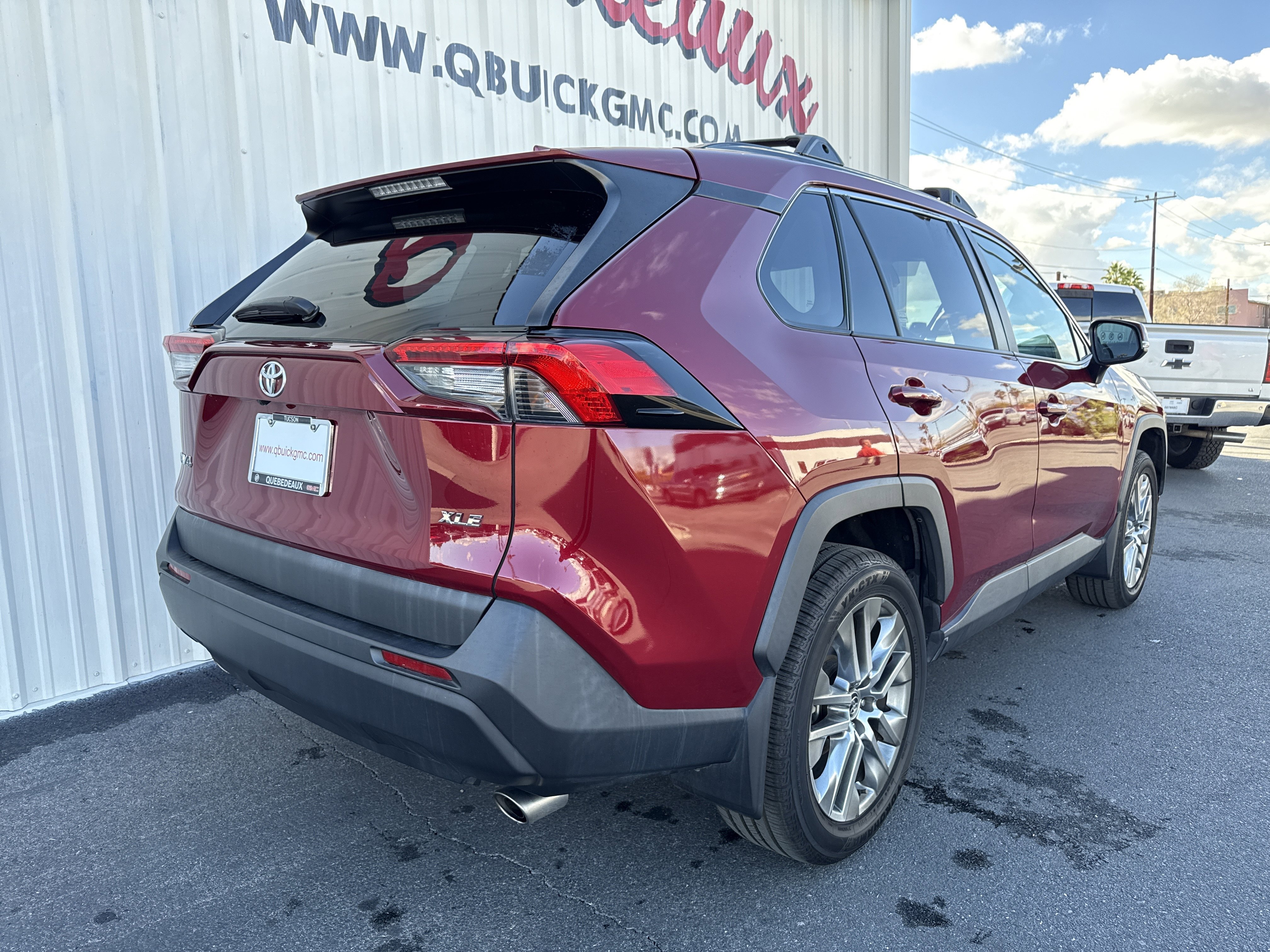 Used 2022 Toyota RAV4 XLE Premium image 32